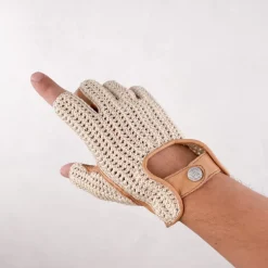 Mitaines en crochet et agneau
