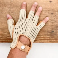Mitaines en crochet et agneau