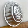 Moule ovale festonné motif lys