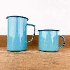 Mug en émail turquoise