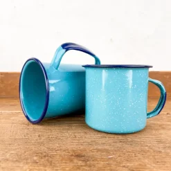 Mug en émail turquoise
