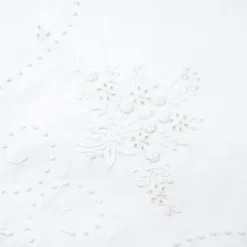 Nappe en coton blanche brodée