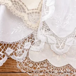 Napperon dentelle et lin