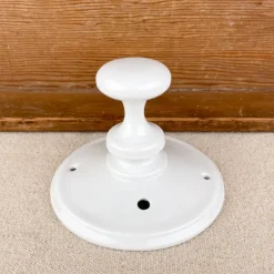 Patère blanche sortie de câble