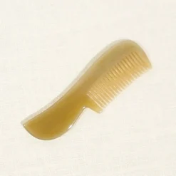 Peigne à moustache