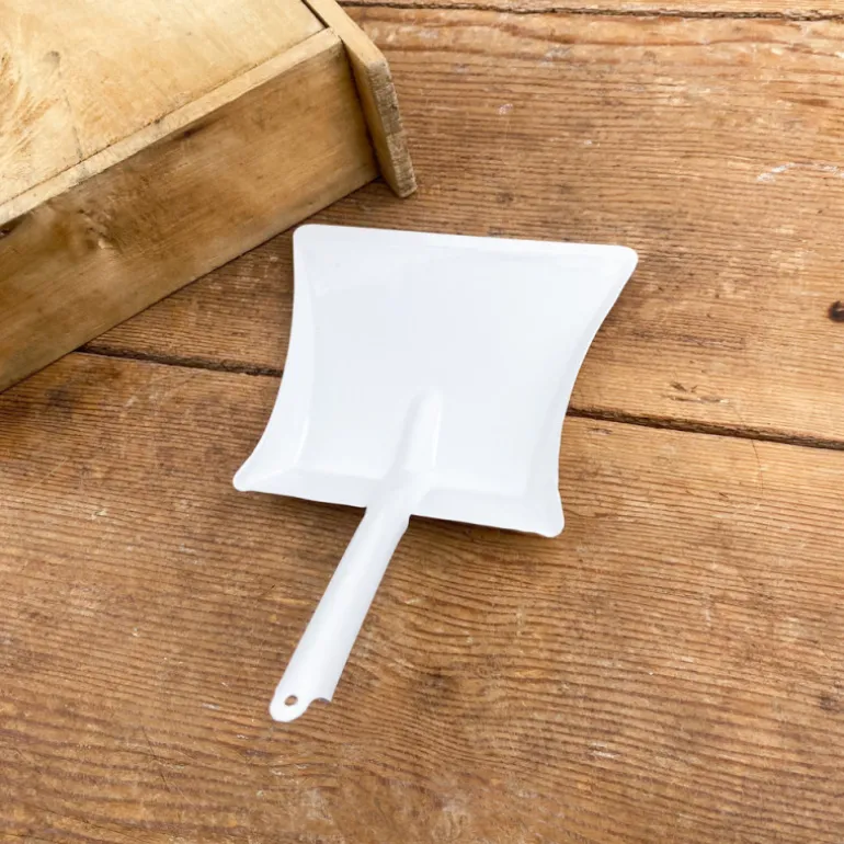 Pelle en métal pour enfant