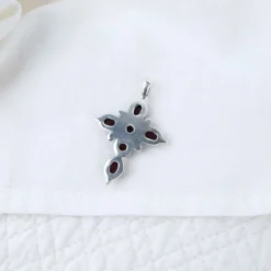 Pendentif croix grenats sur argent