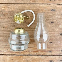 Petite lampe à pétrole verre et laiton