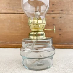Petite lampe à pétrole verre et laiton