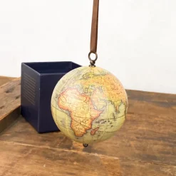 Petit globe terrestre à suspendre