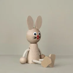Petit lapin en bois et corde