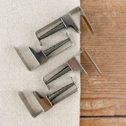 Pince-nappes pour nappe épaisse x4