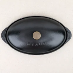 Plat de cuisson ovale en fonte Staub