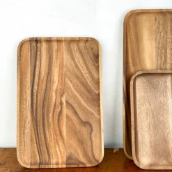 Plateau rectangulaire en bois d'acacia