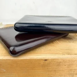 Pochette passeport en cuir moulé