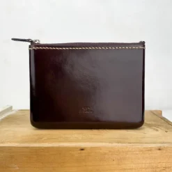 Pochette passeport en cuir moulé