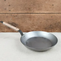 Poêle Minéral avec manche en bois de hêtre