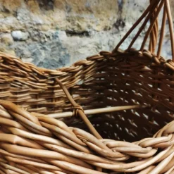 Porte-bouteilles en osier noisette