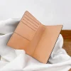 Porte cartes et passeport en cuir