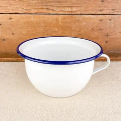 Pot de chambre en émail blanc liseré bleu
