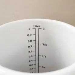 Pot mesureur émail blanc