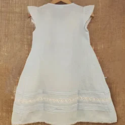 Robe bleu clair à dentelles