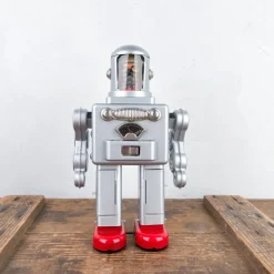 Robot spaceman géant