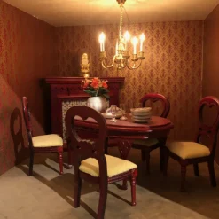 Salle à manger pour maison de poupée