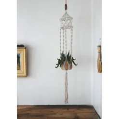 Suspension de plante en macramé