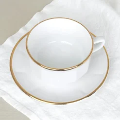 Tasse et soucoupe blanche filet or