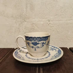 Tasse et soucoupe décor floral