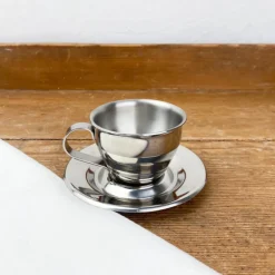 Tasse et sous-tasse en inox