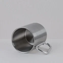 Tasse inox avec anse mousqueton