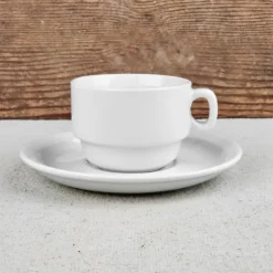 6 Tasses à café en porcelaine blanche avec soucoupes