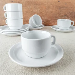 6 Tasses à café en porcelaine blanche avec soucoupes