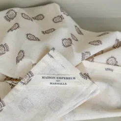 Torchon blason Maison Empereur plumetis