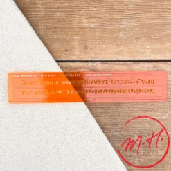 Trace-lettre Norme ISO droit lettres de 5 mm