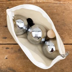 Triplette de pétanque de loisir