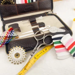 Trousse de couture de voyage en cuir
