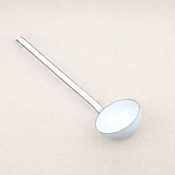 Ustensile de cuisine émail blanc