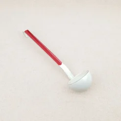 Ustensile de cuisine émail blanc liseré rouge