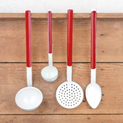 Ustensile de cuisine émail blanc liseré rouge