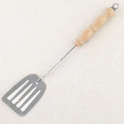 Ustensiles de cuisine en hêtre et inox