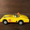 Voiture de course métal jaune